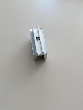 40 BORUYA GÖRE  TIRNAKLI VİDALI CAM TUT PARLAK 