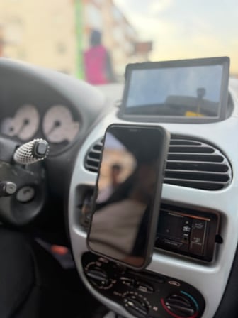 Peugeot 206 Uyumlu Araç Içi Premium Telefon Tutucu - Araba Telefon Tutacağı Havalandırma Için