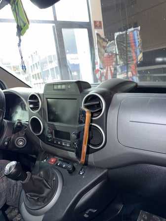 Peugeot Partner 2009-2018 Araç Içi Premium Telefon Tutucu - Araba Telefon Tutacağı Havalandırma Için