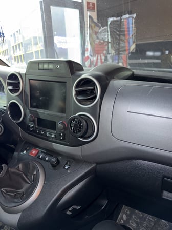 Peugeot Partner 2009-2018 Araç Içi Premium Telefon Tutucu - Araba Telefon Tutacağı Havalandırma Için