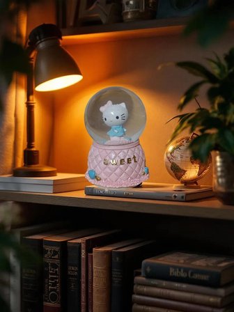 Sevdiklerinizi Mutlu Edecek Sihirli Hediye Seti: Hello Kitty Kar Küresi, Masa Lambası ve Müzikli Takı Kutusu