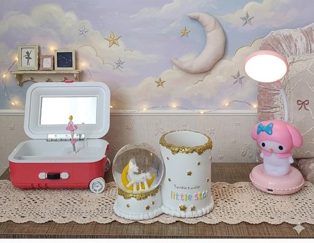 Estetik ve Kullanışlı: Balerinli kırmızı renk Takı Kutusu, Unicorn Kalemlik ve masa Lamba Kombini
