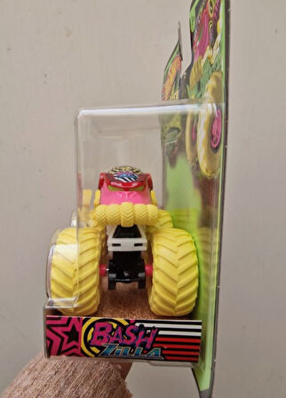 HOT WHEELS DIECAST MONSTER TRUCKS Bash Zilla Glow In The Dark