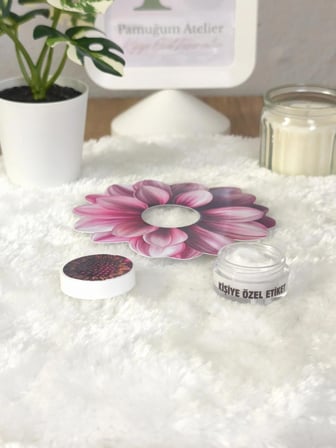 Pamuğum Atelier Çiçek Tasarım Kartlı 5ml Krem Kutulu Düğün, Söz, Nikah ve Nişan Hediyelik (50 Adet)