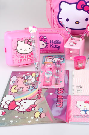  x Dekomus Lisanslı Hello Kitty Glitter Bow Collection Full Kırtasiye Seti Okul Çantası,Termoslu Beslenme Çantası ve Kalem Çantası Seti