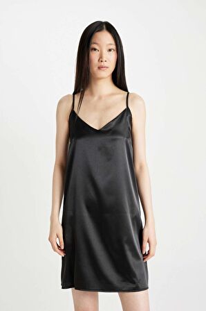 DeFacto Regular Fit V Yaka Saten Askılı Gecelik-Fall in Love D0968AX24SMBK27