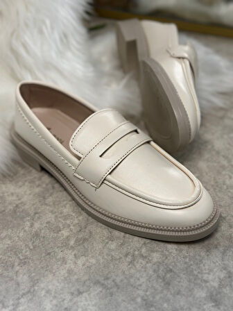 Günlük Kadın Düz Loafer Klasik Desenli Taban Zincirli Oval Burunlu Makosen Sade Şık Ayakkabı 130