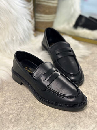 Günlük Kadın Düz Loafer Klasik Desenli Taban Zincirli Oval Burunlu Makosen Sade Şık Ayakkabı 130