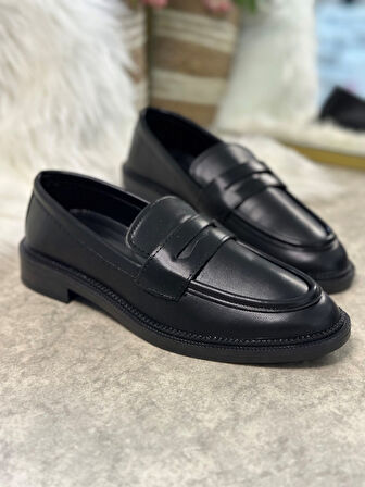 Günlük Kadın Düz Loafer Klasik Desenli Taban Zincirli Oval Burunlu Makosen Sade Şık Ayakkabı 130