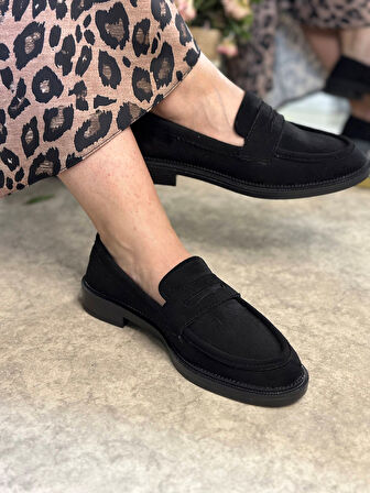 Günlük Kadın Düz Loafer Klasik Desenli Taban Zincirli Oval Burunlu Makosen Sade Şık Ayakkabı 130