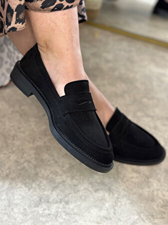 Günlük Kadın Düz Loafer Klasik Desenli Taban Zincirli Oval Burunlu Makosen Sade Şık Ayakkabı 130