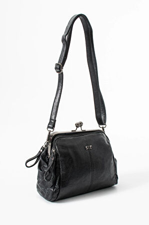 Yıkama Deri Klipsli Fermuarlı 3 Bölmeli Burslu Omuz Çantası Siyah Model:(571-13T)