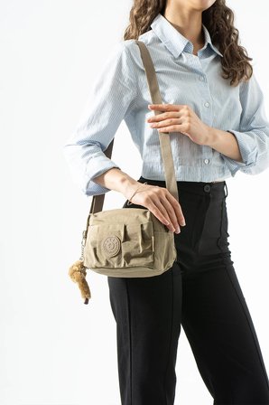 Çapraz Askılı Ultra Hafif Çok Cepli Omuz Çantası Kahverengi Model: (571-7M)
