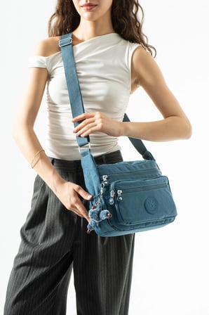 Çapraz Askılı Ultra Hafif Çok Cepli Kadın Omuz Çantası Mavi (Model: 571-6A) 