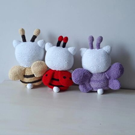 Amigurumi Örgü Oyuncak Hello Kity Kostümlü