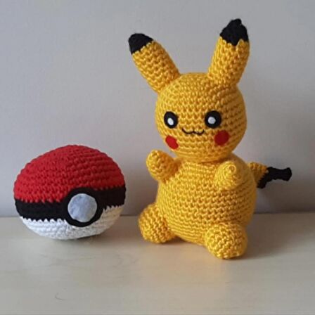 Amigurumi Oyuncak Pikaçu ve Pokemon Topu