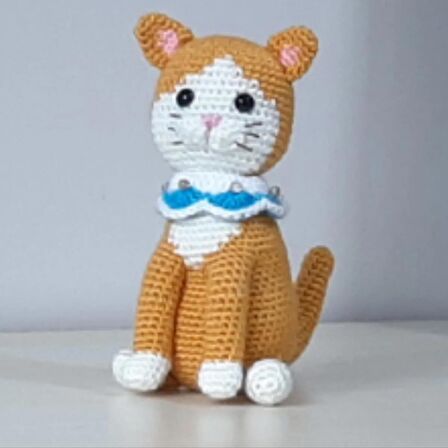 Amigurumi Örgü Oyuncak Kedi Sarı Mavi Tasmalı