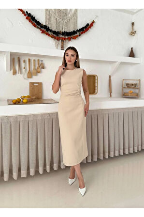 Kolsuz Kısa Kemer Detaylı Bej Midi Boy Kadın Elbise