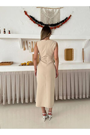 Kolsuz Kısa Kemer Detaylı Bej Midi Boy Kadın Elbise