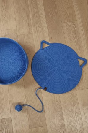 Reyo Pet El Yapımı Oyuncaklı Kedi Tırmalama Matı %100 Pamuk İpli Mavi