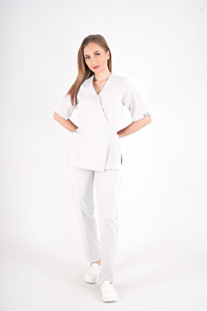 Beyaz Elegant Model Cerrahi Üniforma Belden Bağlamalı Scrubs Takım