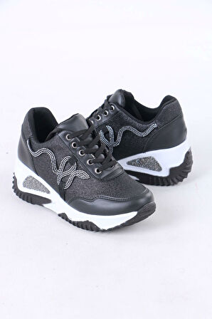 Aleza Siyah Beyaz Taban Mat Deri Taşlı Kadın Spor Ayakkabı