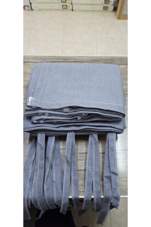 Gri balkon perdesi kornişli bağcıklı güneşlik dış mekan dayanıklı modern balkon brandası
