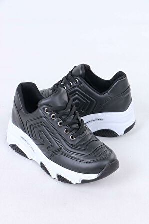 Alete Siyah Beyaz Taban Mat Deri Kadın Spor Ayakkabı