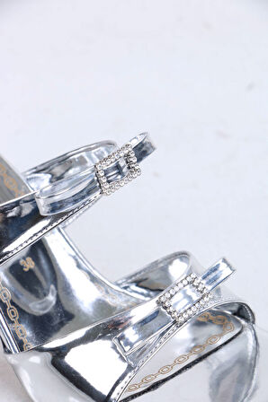 Conroy Gümüş Rugan Topuklu Kadın Terlik