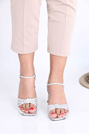 Darrels Gümüş Taşlı Topuklu Kadın Ayakkabı