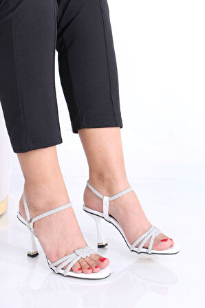 Dean Beyaz Taşlı Topuklu Kadın Ayakkabı