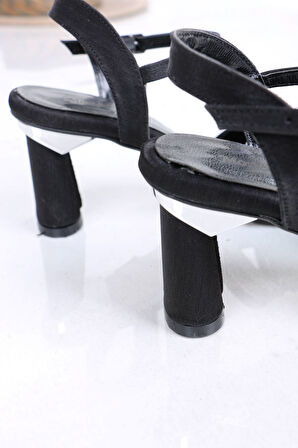 Felix Siyah Taşlı Topuklu Kadın Ayakkabı