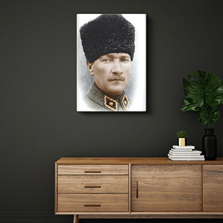 Mareşal Üniformalı Renklendirilmiş Atatürk Kanvas Tablo