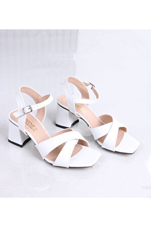 Hardy Beyaz Mat Deri Topuklu Kadın Ayakkabı
