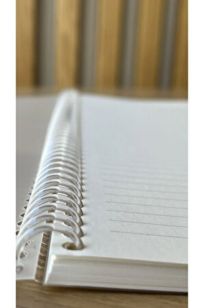 A4 Çizgili Spiralli Defter, A4 Boyut (21cm x 29.7cm), 60 Yaprak, 90gr. Ivory, Şeffa PVC Kapak