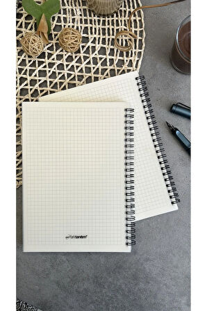 A5 Kareli Spiralli Defter, A5 Boyut (15cm x 21cm), 60 Yaprak, 90gr. Ivory, Şeffa PVC Kapak