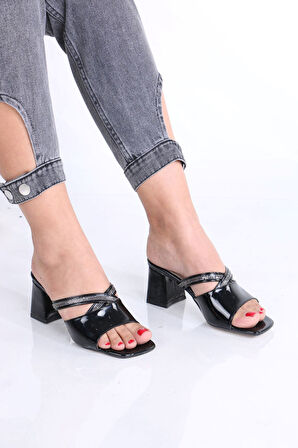 Donovan Siyah Rugan Topuklu Terlik