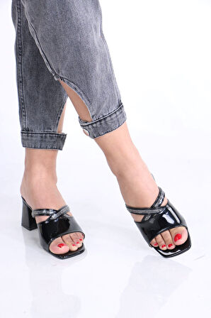 Donovan Siyah Rugan Topuklu Terlik