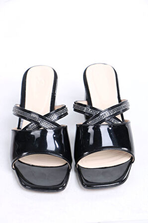 Donovan Siyah Rugan Topuklu Terlik