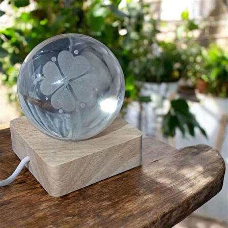 Uretti - Funda 1593 0157 Işıklı Ahşap Kare Kaideli Yonca Temalı Cam Küre /  6 Cm