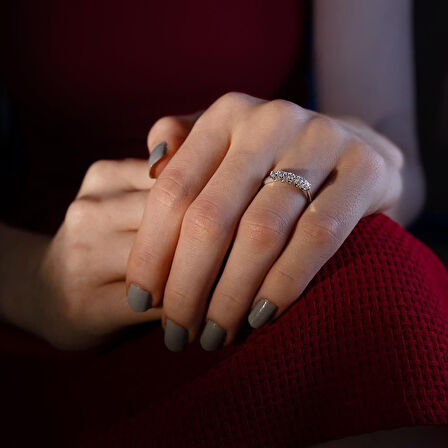 G Renk 0.35 Karat Pırlanta Beştaş Yüzük