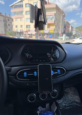Fiat Egea Cross 2021 ve sonrası Araç Içi Premium Telefon Tutucu - Araba Telefon Tutacağı Havalandırma Için