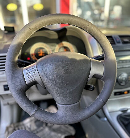 Toyota Corolla 2008-2009 Araca Uyumlu Direksiyon Kılıfı (ORTA GÖBEKLE AYNI RENK)