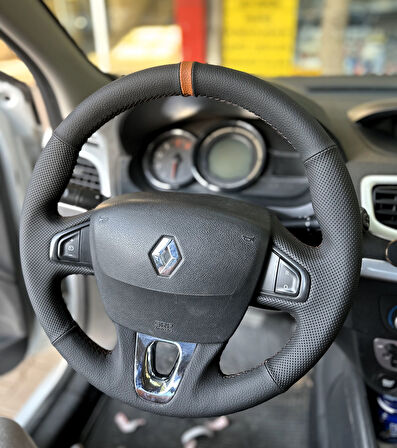Clio 4 FAZ 1 2014-2017 Araca Özel Direksiyon Kılıfı (Makyajlı Kasalara Uyumlu Değildir)