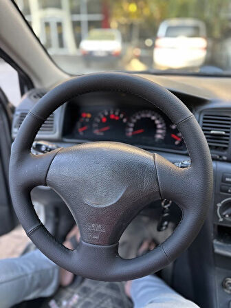 Toyota Corolla (2002-2004) Araca ÖZGÜ DİKMELİ Direksiyon Kılıfı DÜZ DERİ