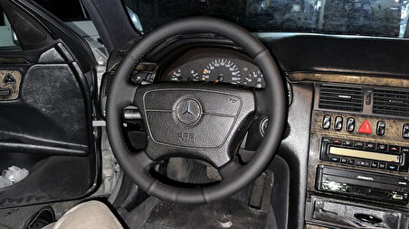 Mercedes E200 Araca Özel Direksiyon Kılıfı Çap 40 Eni 9.5 cm Olan Araçlara Uyumludur
