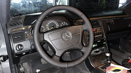 Mercedes E200 Araca Özel Direksiyon Kılıfı Çap 40 Eni 9.5 cm Olan Araçlara Uyumludur