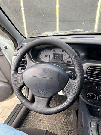 Megane 1 Uyumlu Araca Özel Dikmeli Direksiyon Kılıfı Soft Nokta Düz 