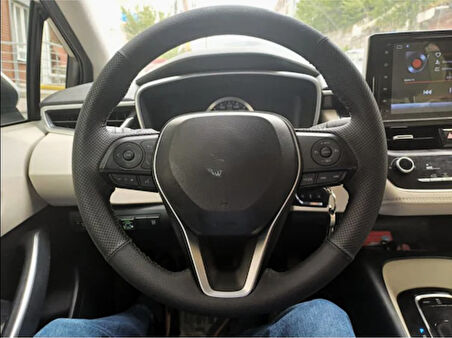 Toyota Corolla 2020-2024 Araca Özel Direksiyon Kılıfı Nokta Düz Siyah ip 