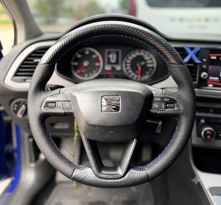 Seat Leon Style Araca Özel Direksiyon Kılıfı SOFT NOKTA 5D KRİSTAL MAVİ İPLİ